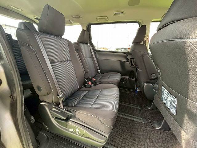 トヨタ&nbsp;ヴォクシーの画像13