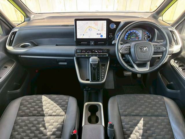 トヨタ&nbsp;ヴォクシーハイブリッドの画像3