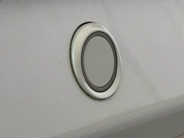 トヨタ&nbsp;ヴォクシーハイブリッドの画像9