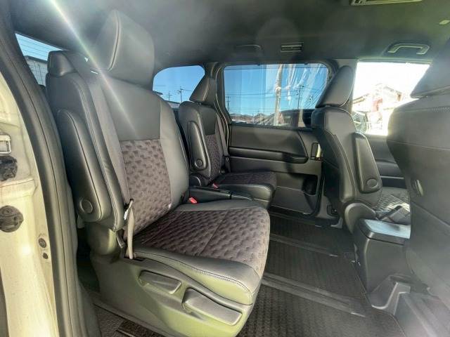 トヨタ&nbsp;ヴォクシーハイブリッドの画像13