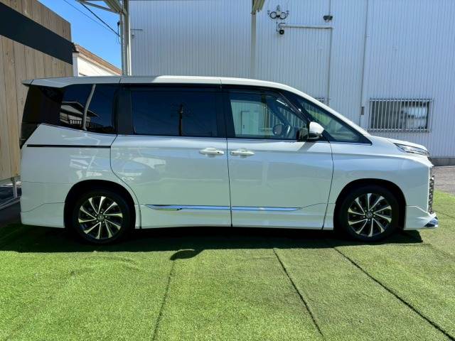 トヨタ&nbsp;ヴォクシーハイブリッドの画像17