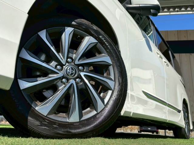 トヨタ&nbsp;ヴォクシーハイブリッドの画像20