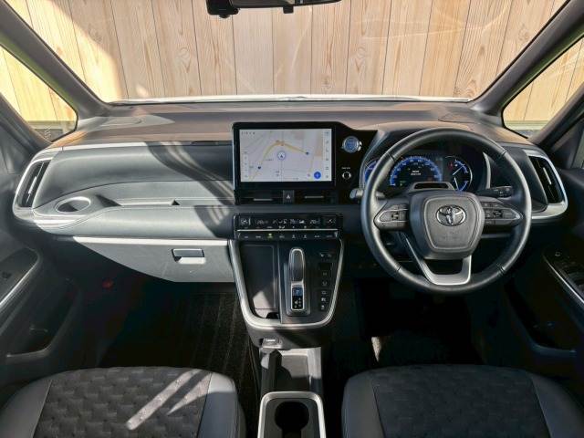 ヴォクシーハイブリッド□S-Z 内装他