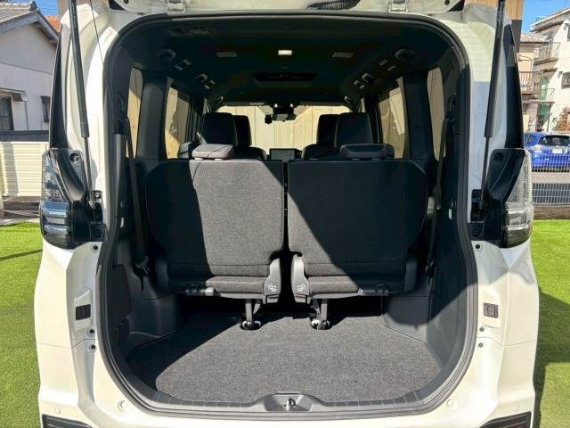 トヨタ ヴォクシーハイブリッドの画像15