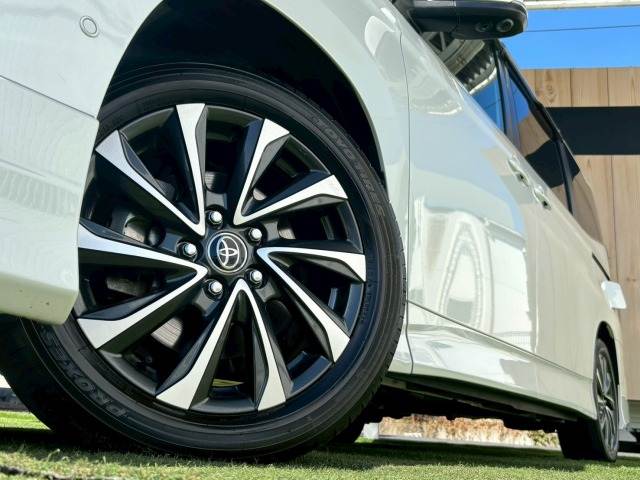 トヨタ ヴォクシーハイブリッドの画像20