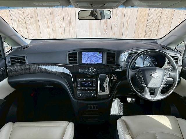 エルグランド250ハイウェイスターS ホワイトレザーアーバンクロム 内装他