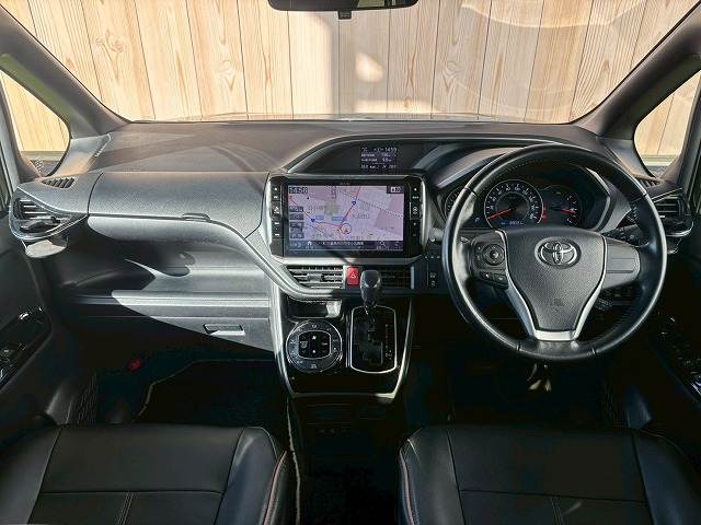 ヴォクシーZS“煌II” 内装他