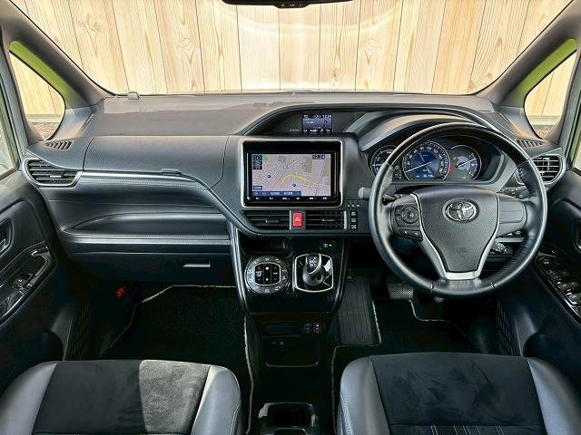 トヨタ エスクァイアハイブリッドの画像3