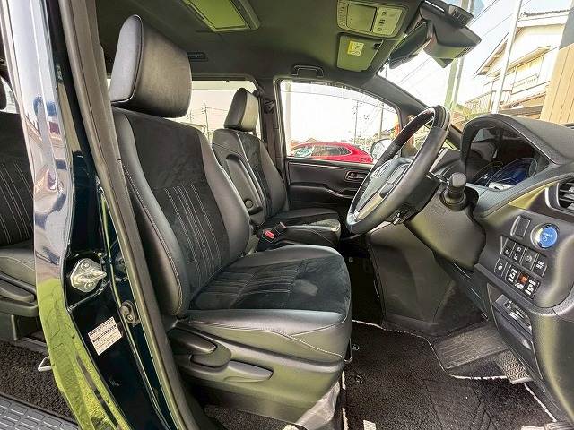 トヨタ エスクァイアハイブリッドの画像12