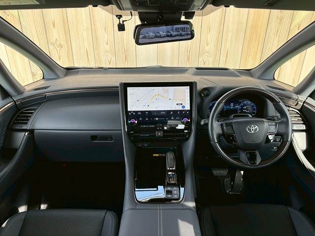 トヨタ ヴェルファイアハイブリッドの画像3