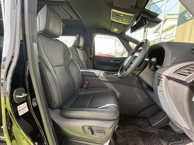 トヨタ ヴェルファイアハイブリッドの画像12