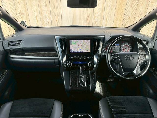 ヴェルファイアZ“GOLDEN EYES” 内装他