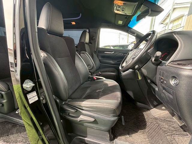 トヨタ ヴェルファイアの画像12