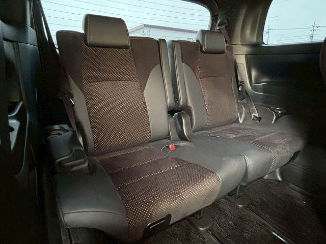 トヨタ ヴェルファイアの画像14