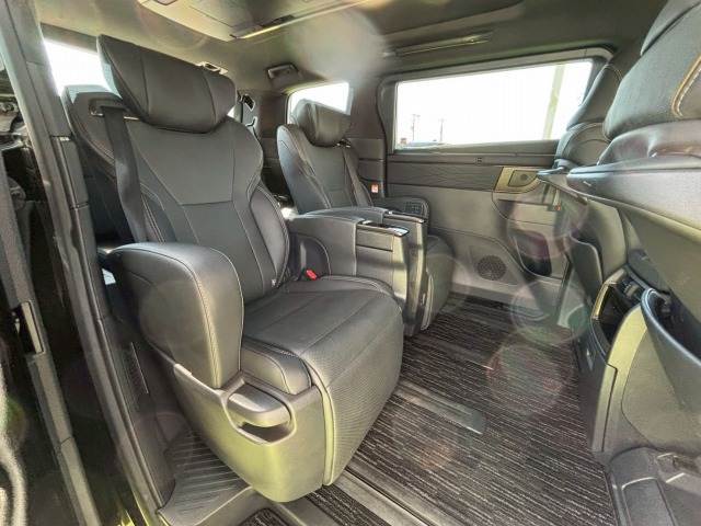 トヨタ&nbsp;アルファードハイブリッドの画像13