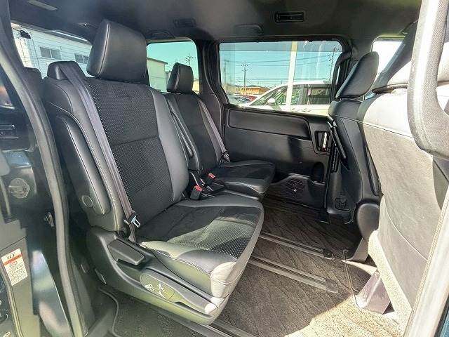 トヨタ&nbsp;ヴォクシーの画像13