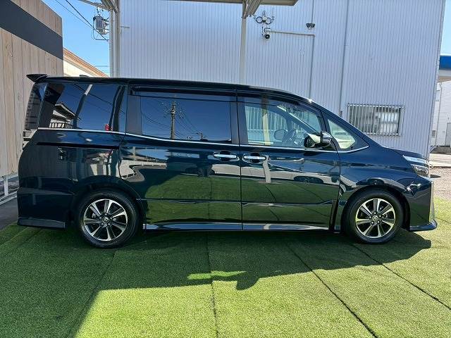 トヨタ&nbsp;ヴォクシーの画像17