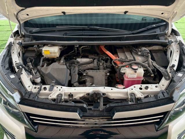 トヨタ ヴォクシーハイブリッドの画像18