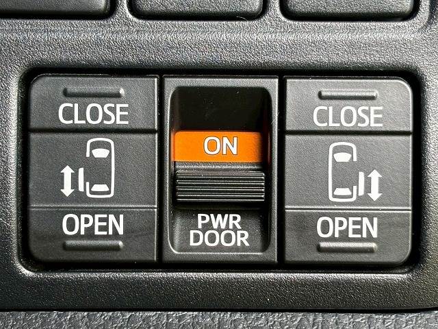 トヨタ ヴォクシーの画像8