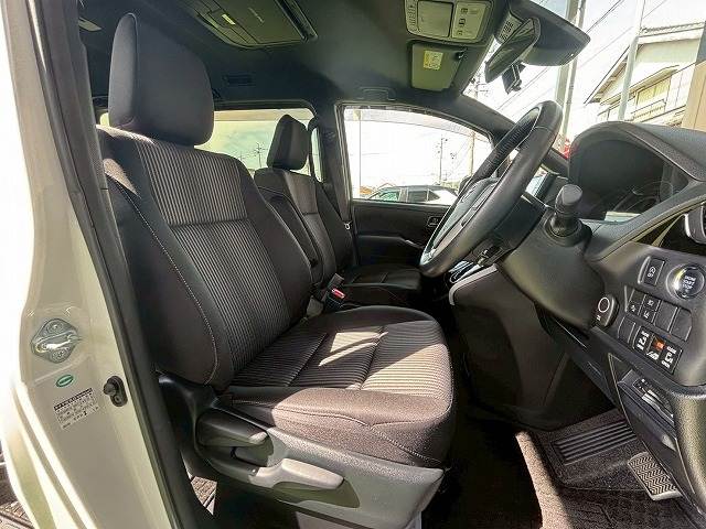 トヨタ ヴォクシーの画像12