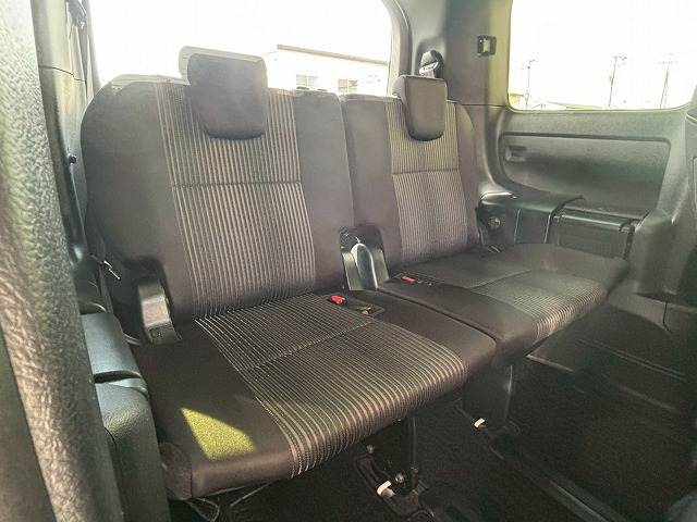 トヨタ ヴォクシーの画像14