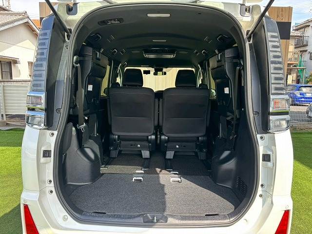 トヨタ ヴォクシーの画像15