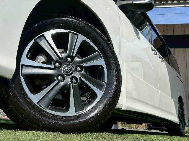 トヨタ ヴォクシーの画像20