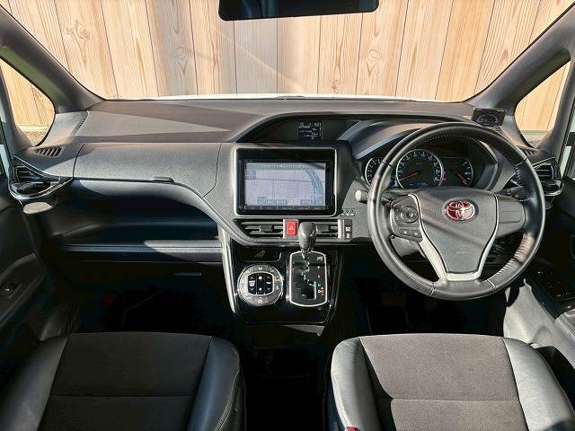 ノアSi“W×B” 内装他