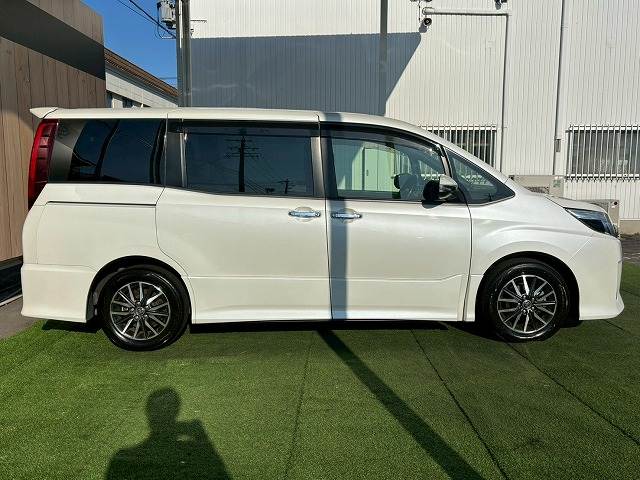 トヨタ ノアの画像17