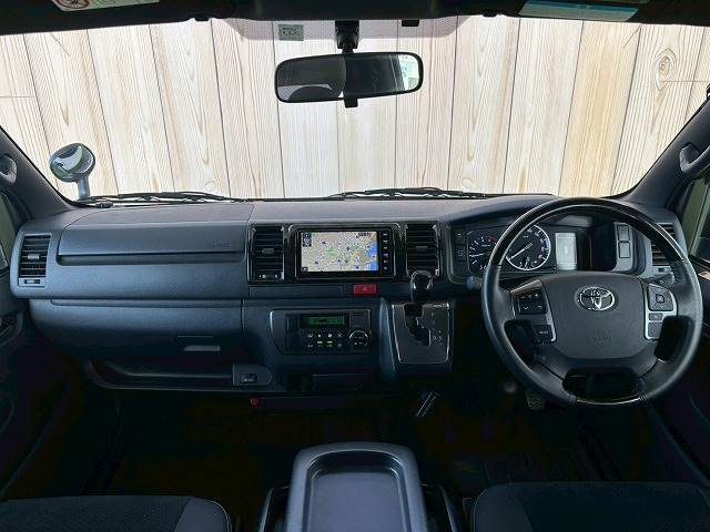 ハイエースバンロングボディスーパーGL ダークプライム2 内装他