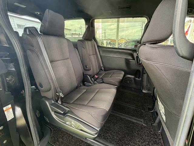 トヨタ&nbsp;ヴォクシーハイブリッドの画像13