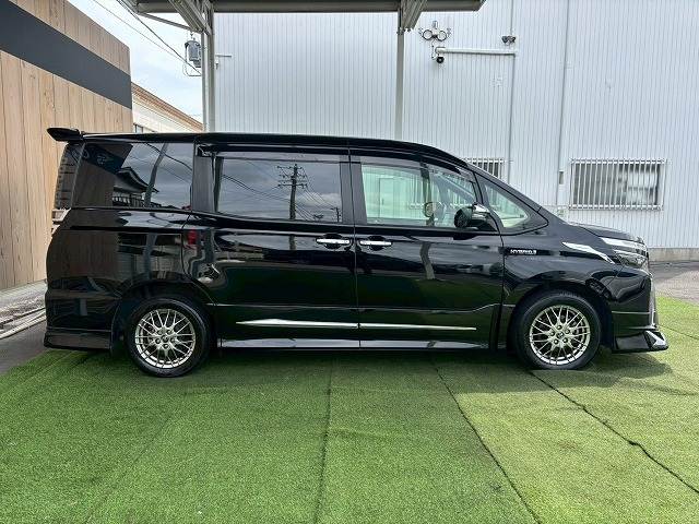 トヨタ&nbsp;ヴォクシーハイブリッドの画像17