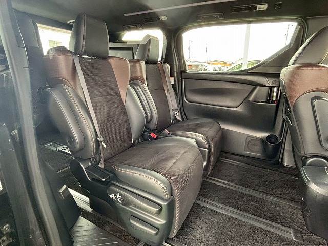 トヨタ&nbsp;アルファードの画像13