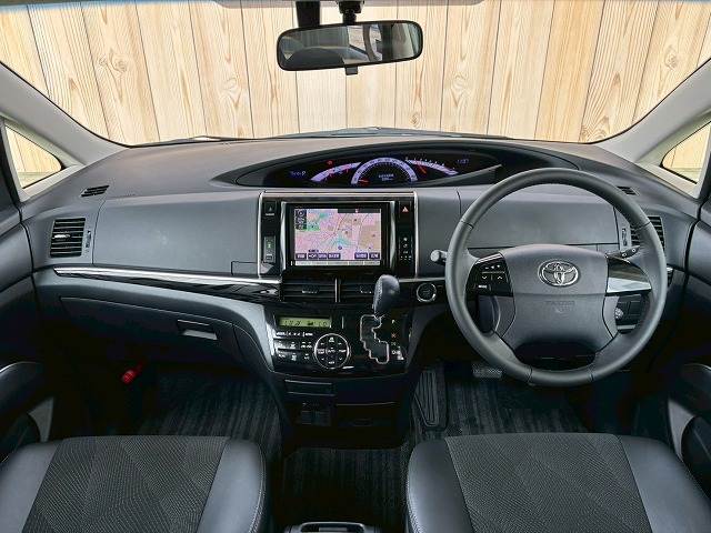 エスティマアエラス　プレミアムエディション　禁煙　純正８型ナビ　キャプテンシート　両側電動スライドドア　クリアランスソナー　クルーズコントロール　パワーシート　ハーフレザーシート　ドライブレコーダー　バックカメラ　スマートキー　プッシュスタート 内装他