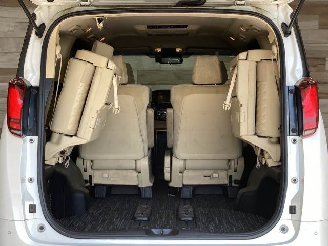 トヨタ アルファードハイブリッドの画像13