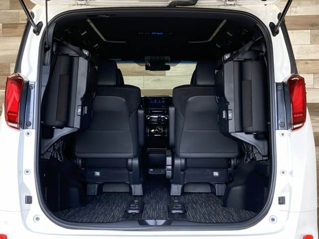 トヨタ アルファードの画像13