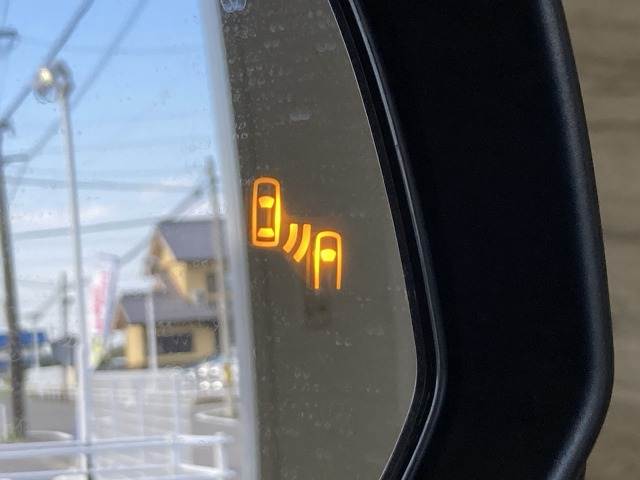 トヨタ ノアハイブリッドの画像4