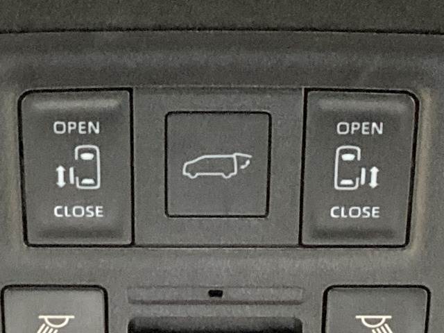 トヨタ ノアハイブリッドの画像5