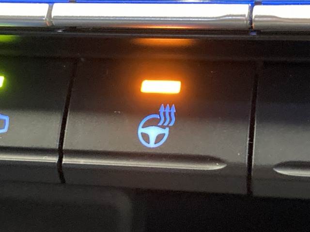 トヨタ ノアハイブリッドの画像9