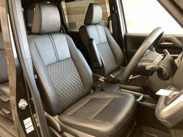 トヨタ ノアハイブリッドの画像11