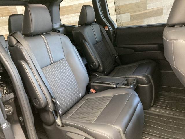 トヨタ ノアハイブリッドの画像12