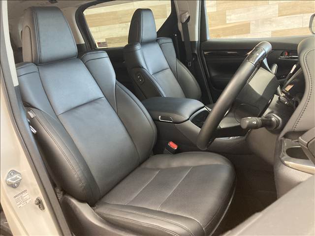 トヨタ ヴェルファイアの画像11