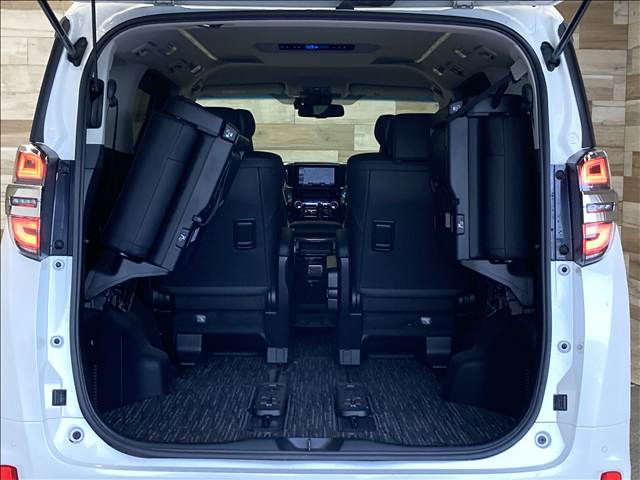 トヨタ ヴェルファイアの画像13