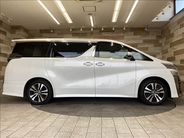 トヨタ ヴェルファイアの画像14