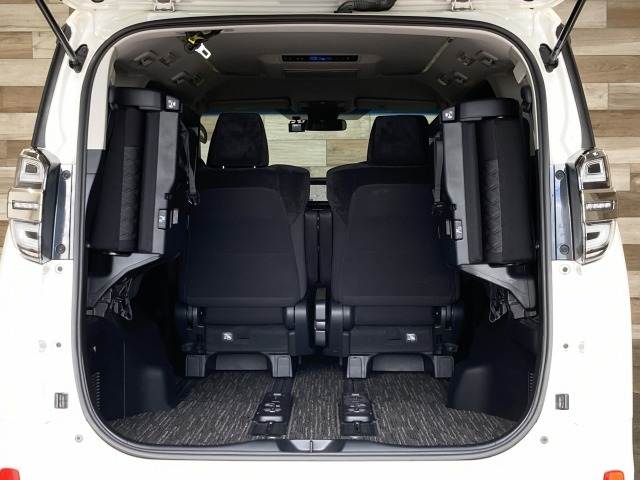 トヨタ ヴェルファイアの画像13