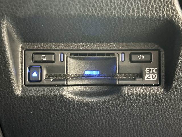 トヨタ ヴォクシーハイブリッドの画像9