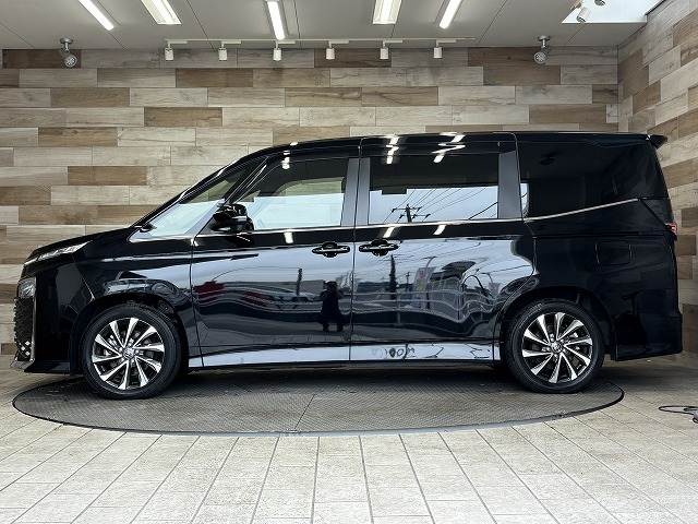 トヨタ ヴォクシーハイブリッドの画像15