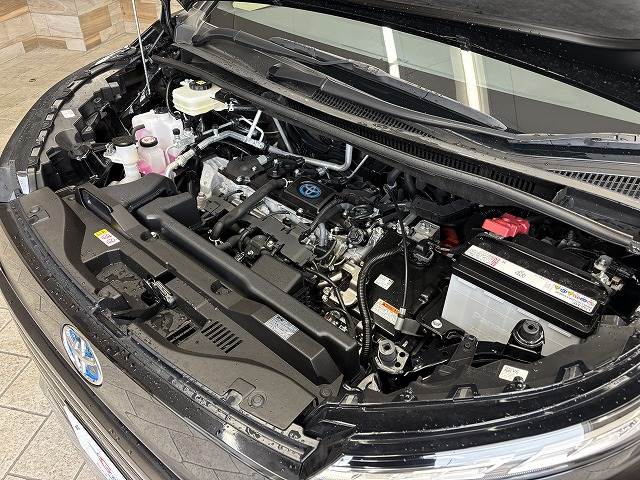 トヨタ ヴォクシーハイブリッドの画像18