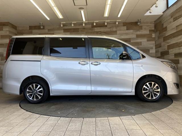 トヨタ エスクァイアハイブリッドの画像14