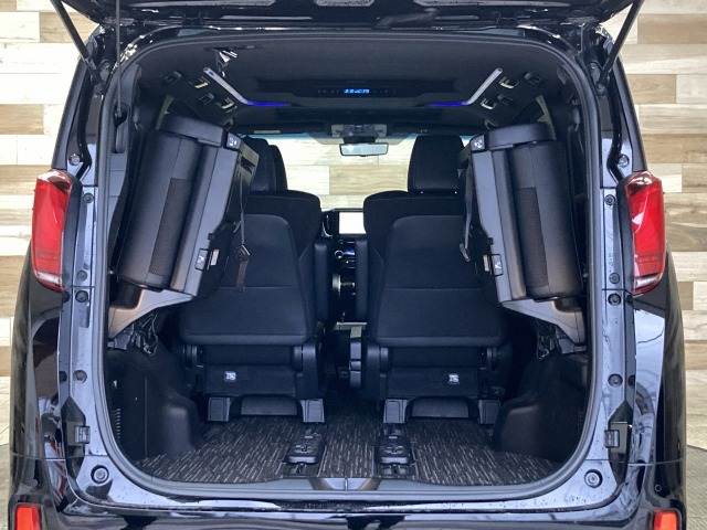 トヨタ アルファードの画像13